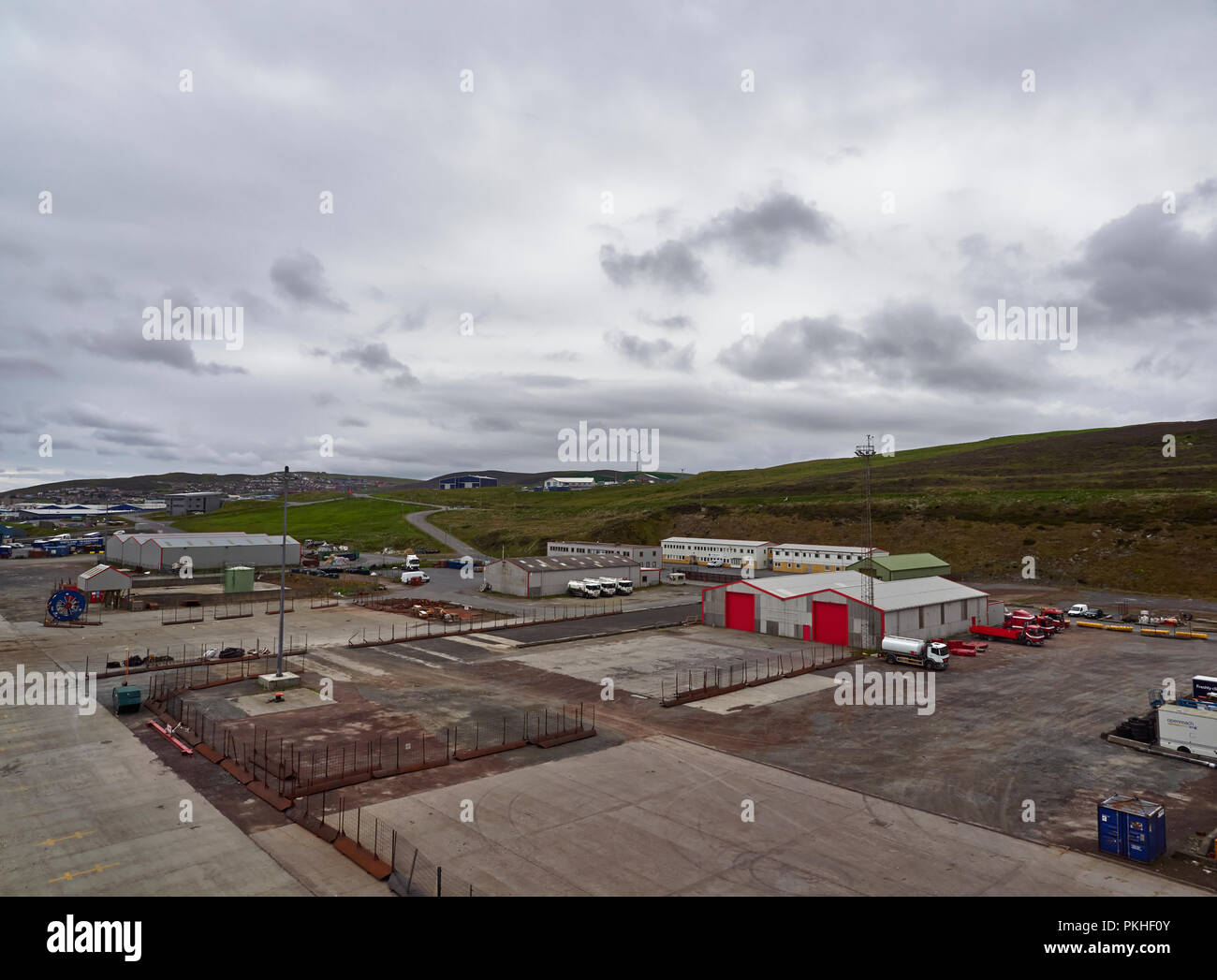 Auf der Suche nach Lerwick Stadt von Peterson Quay in der Shetlandinseln, Schottland. Stockfoto