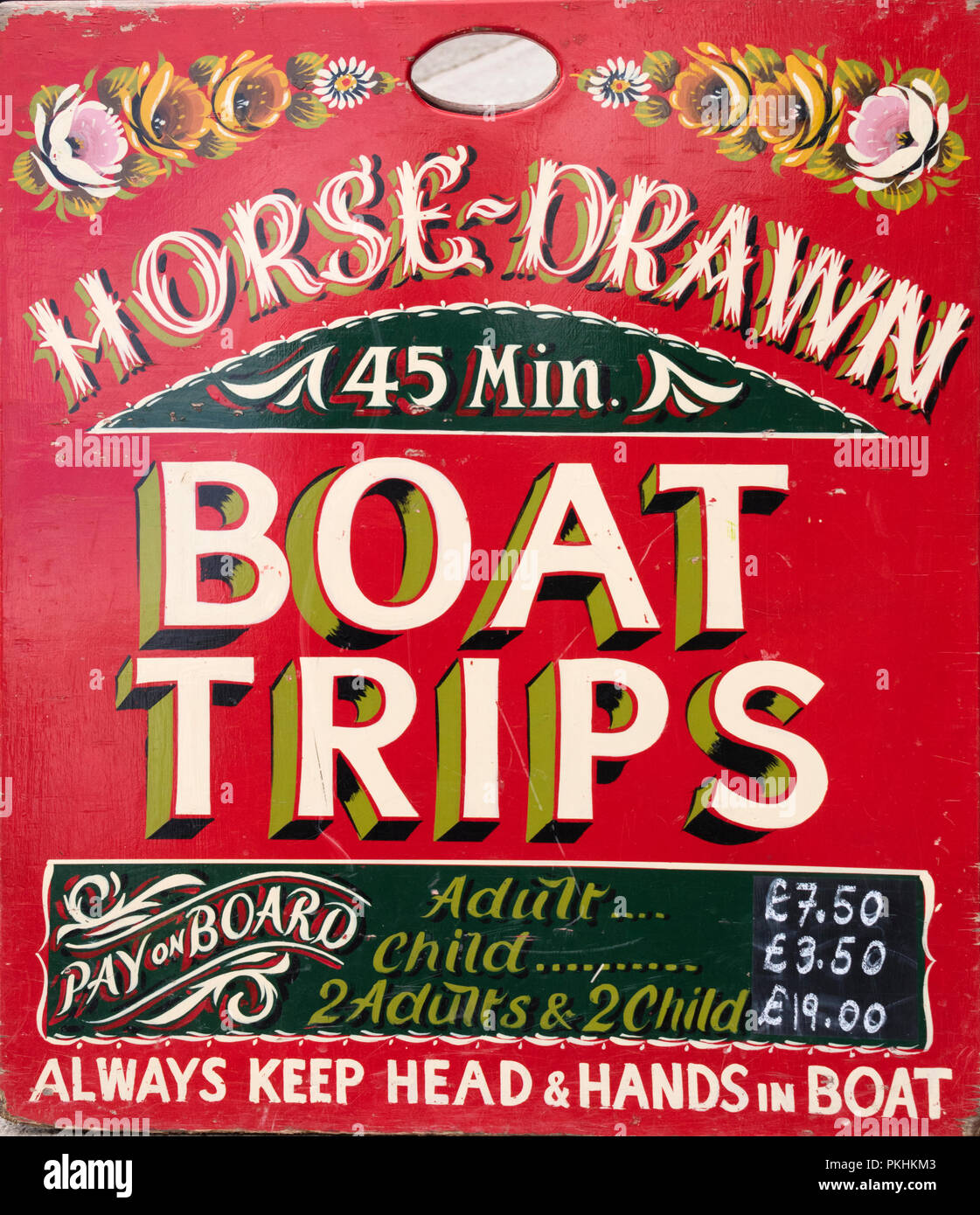 Ein Schild an der Llangollen Canal Werbung Pferdekutschen Bootsfahrten, Llangollen, Wales, Großbritannien Stockfoto