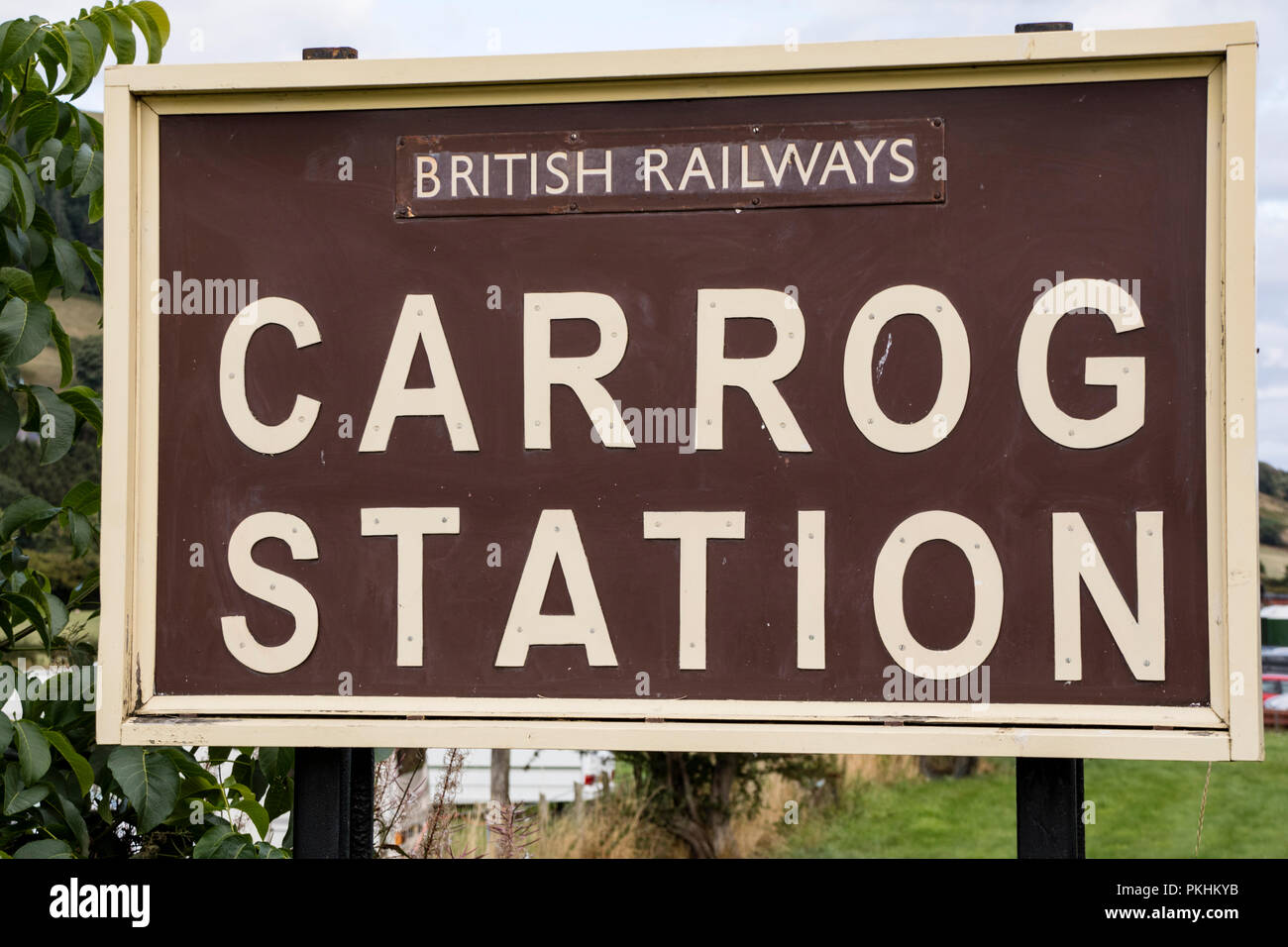 Station Zeichen an Carrog Station in der Nähe von Llangollen, Wales, Großbritannien Stockfoto