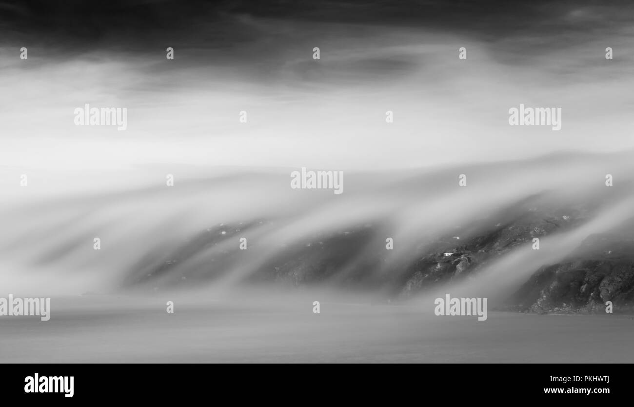 Cloud Invertierung - 2, freathy Klippen, Whitsand Bay, Cornwall Stockfoto