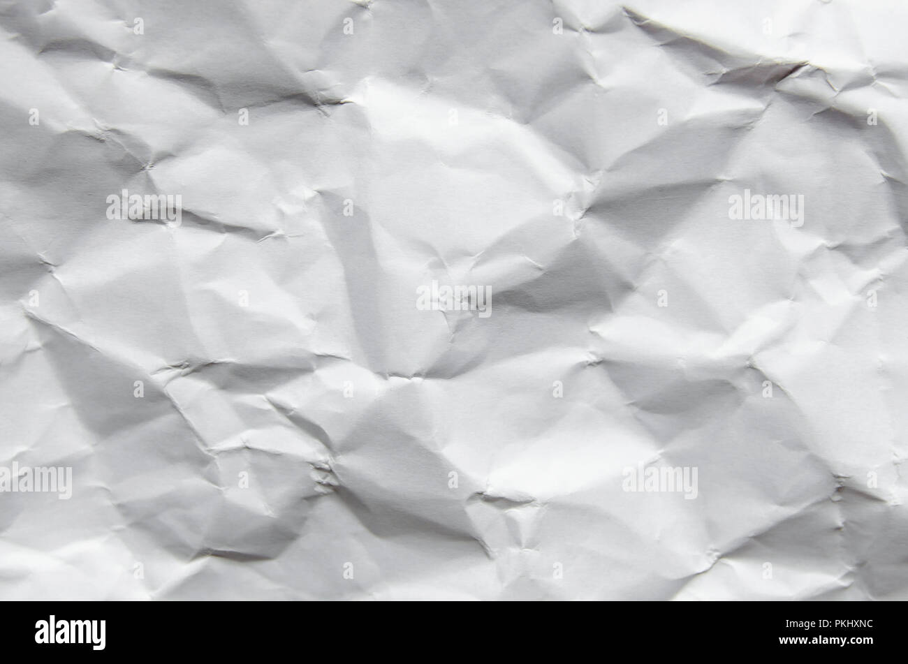 Weißer Hintergrund und Wallpaper von zerknittertes Papier, Weiß zerknittertes Papier Textur mit leeren und freier Speicherplatz für Text, Hintergrund von scruffy Papier Textur Stockfoto