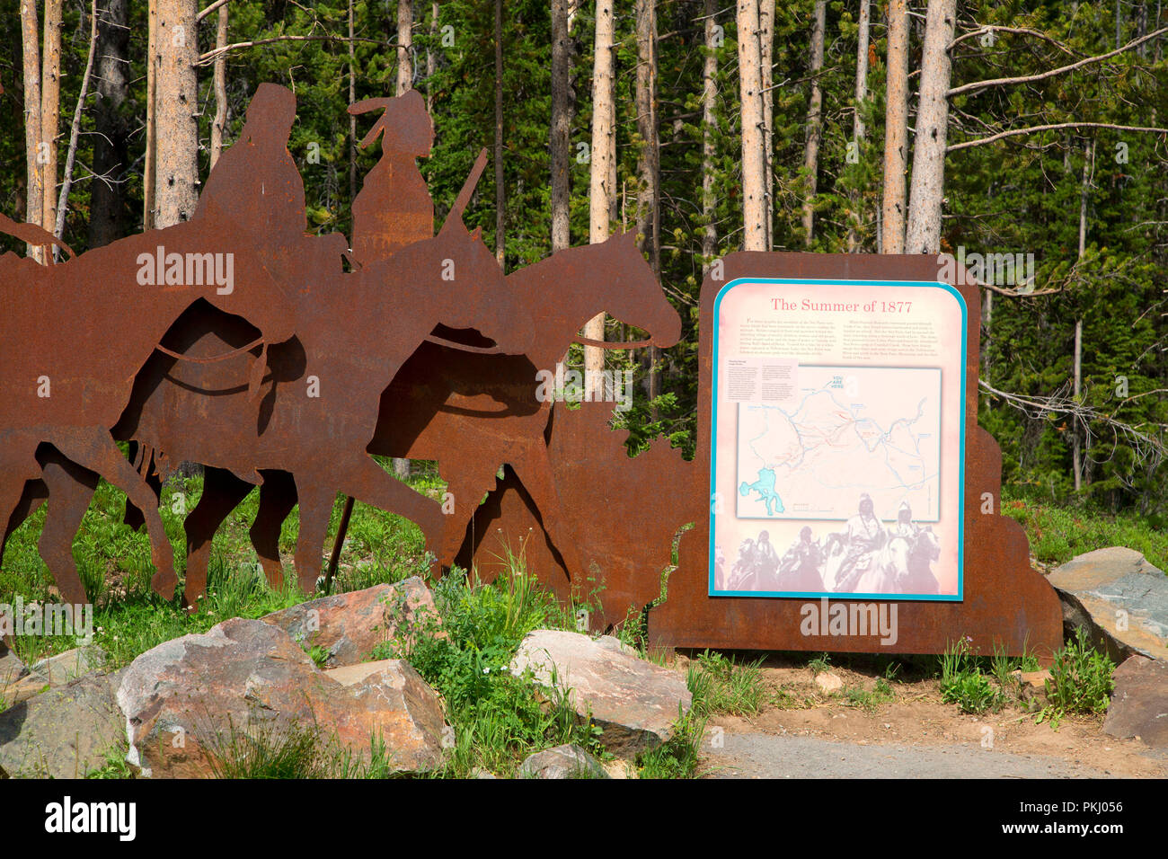 Silhouette Skulptur mit interpretierenden Board, Nez Perce (Nee-Me - Poo) National Historic Trail, Gallatin National Forest, Beartooth Scenic Byway, Monta Stockfoto