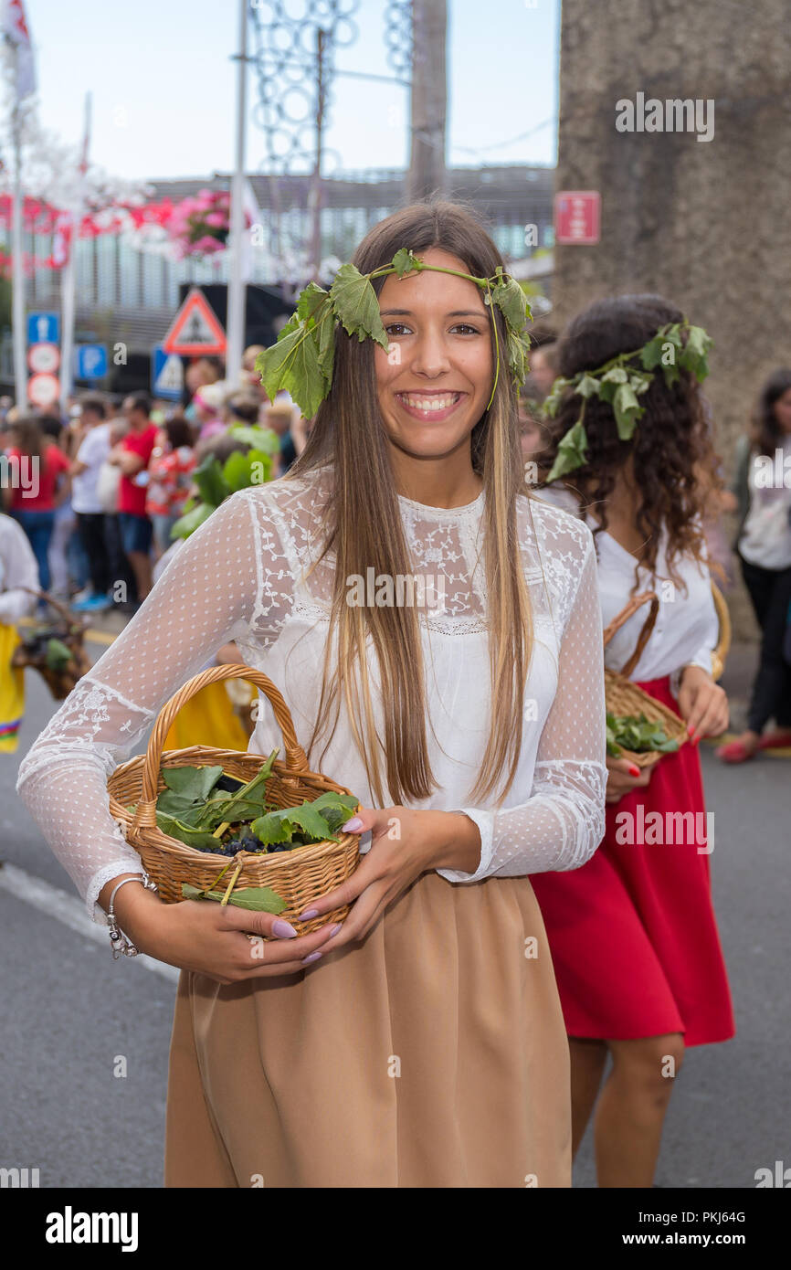 Parade der Madeira Wine Festival oder "Festa do Vinho Madeira" in Estreito de Camara de Lobos, Madeira Island, Portugal, September 2018. Stockfoto