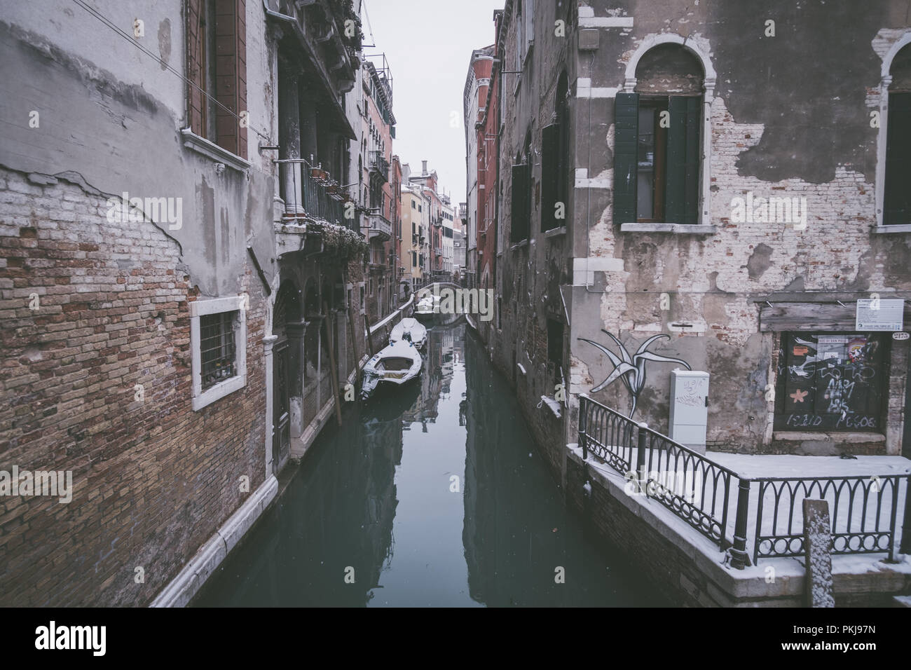 Schöne Venedig im Winter mit Schnee bedeckt, Italien Stockfoto