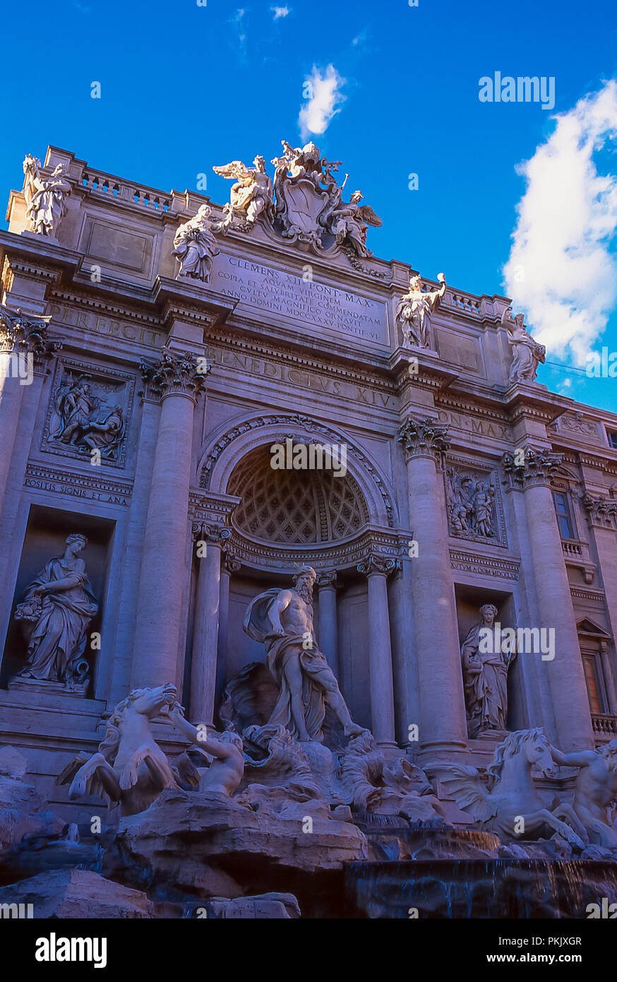 Trevi Brunnen, gestaltet von Nicola Salvi, in Rom, Latium, Italien Stockfoto