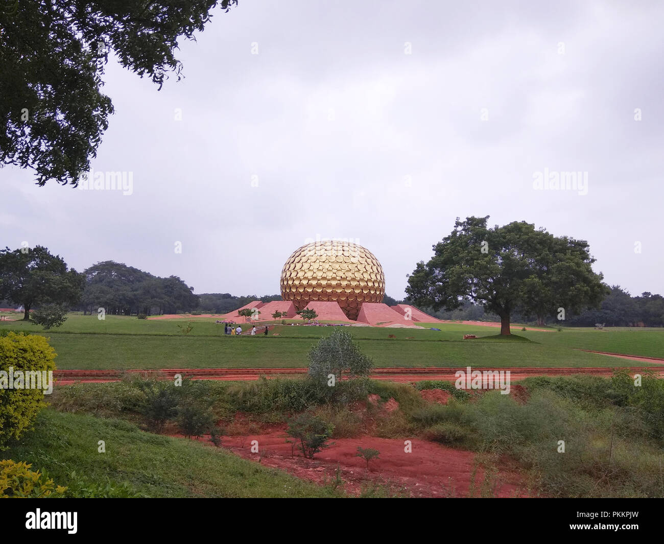 Ansicht des Matrimandir, Auroville, Tamil Nadu, Indien Stockfoto