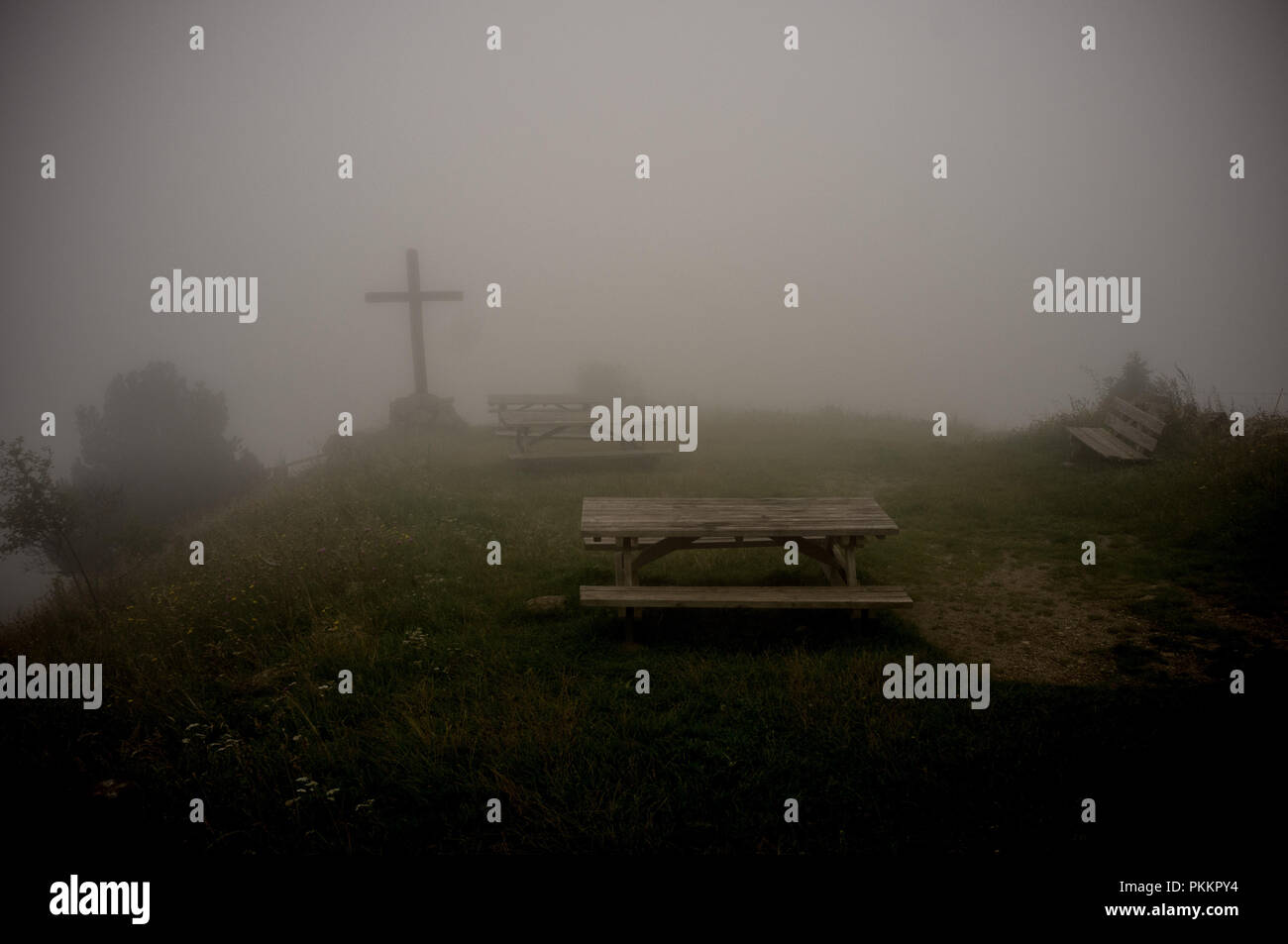 Misty Szene in den katalanischen Pyrenäen, Tregura, Katalonien, Spanien. Stockfoto