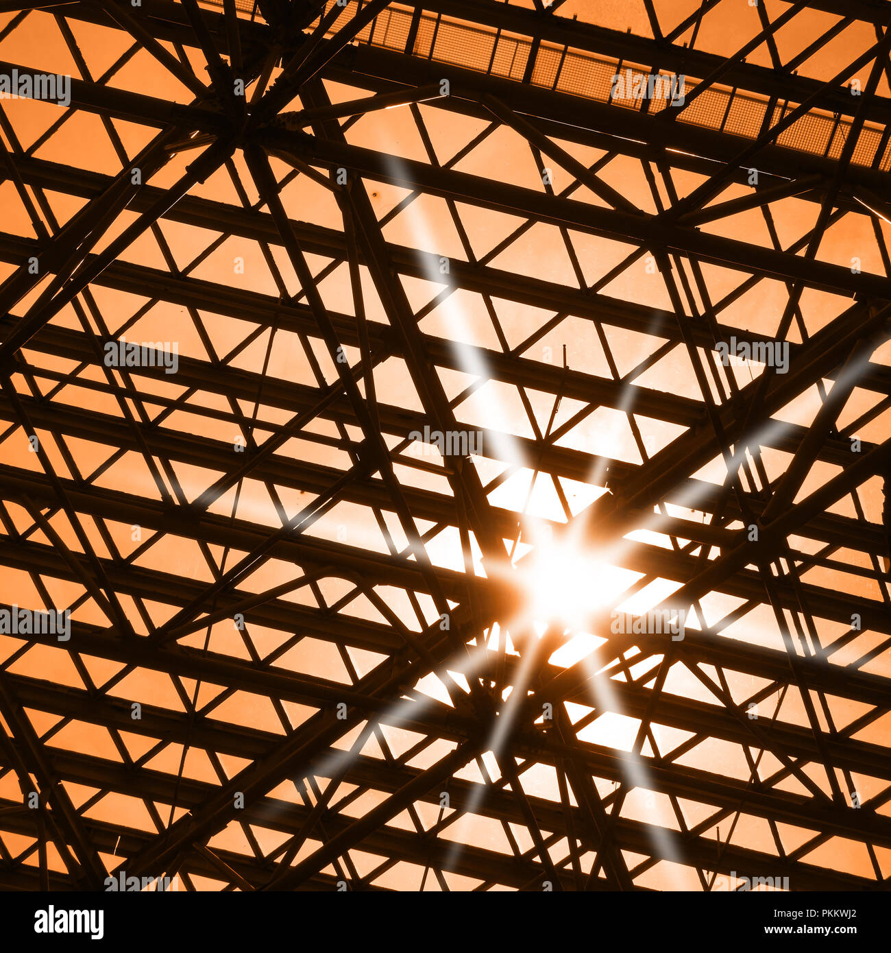 Dachfenster und Sonnenlicht - architektonischen Hintergrund Stockfoto