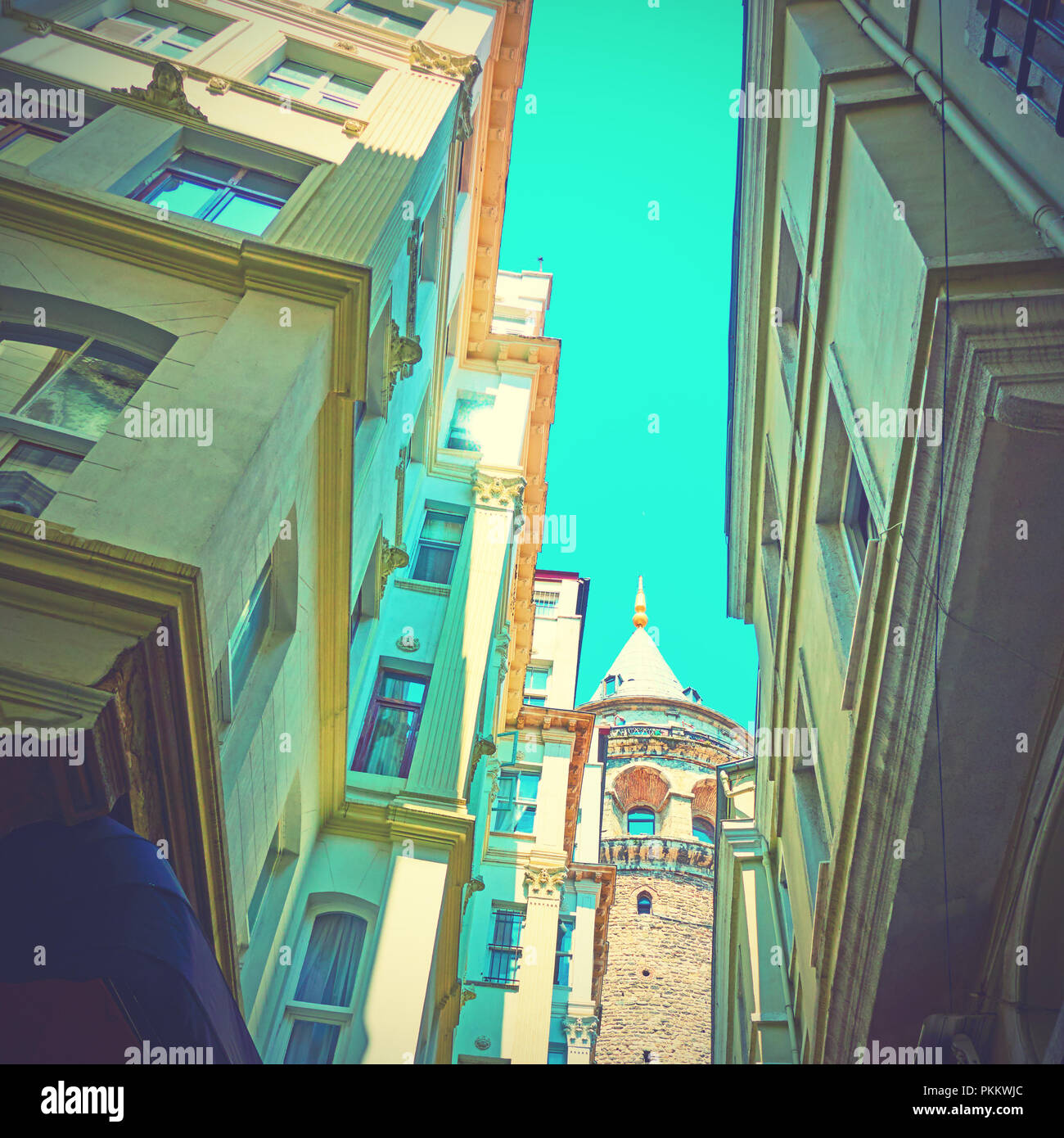 Winkel Schoß der alten Straße in der Nähe der Galata-turm Istanbul, Türkei. Vintage Style Stockfoto