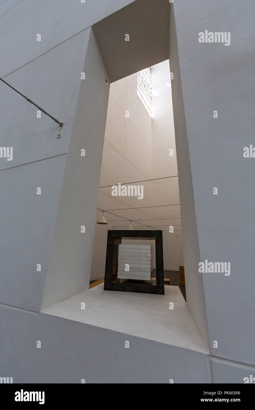 Wohnung in Iesu Kirche Iglesia de Iesu, Rafael Moneo Architekt, San Sebastián, Guipúzcoa, Baskenland, Spanien Stockfoto