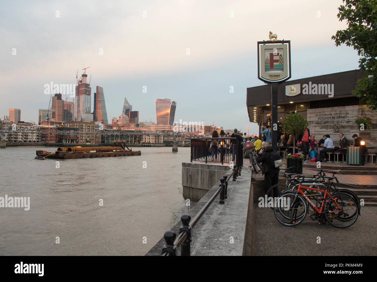 Themse und London City Stockfoto