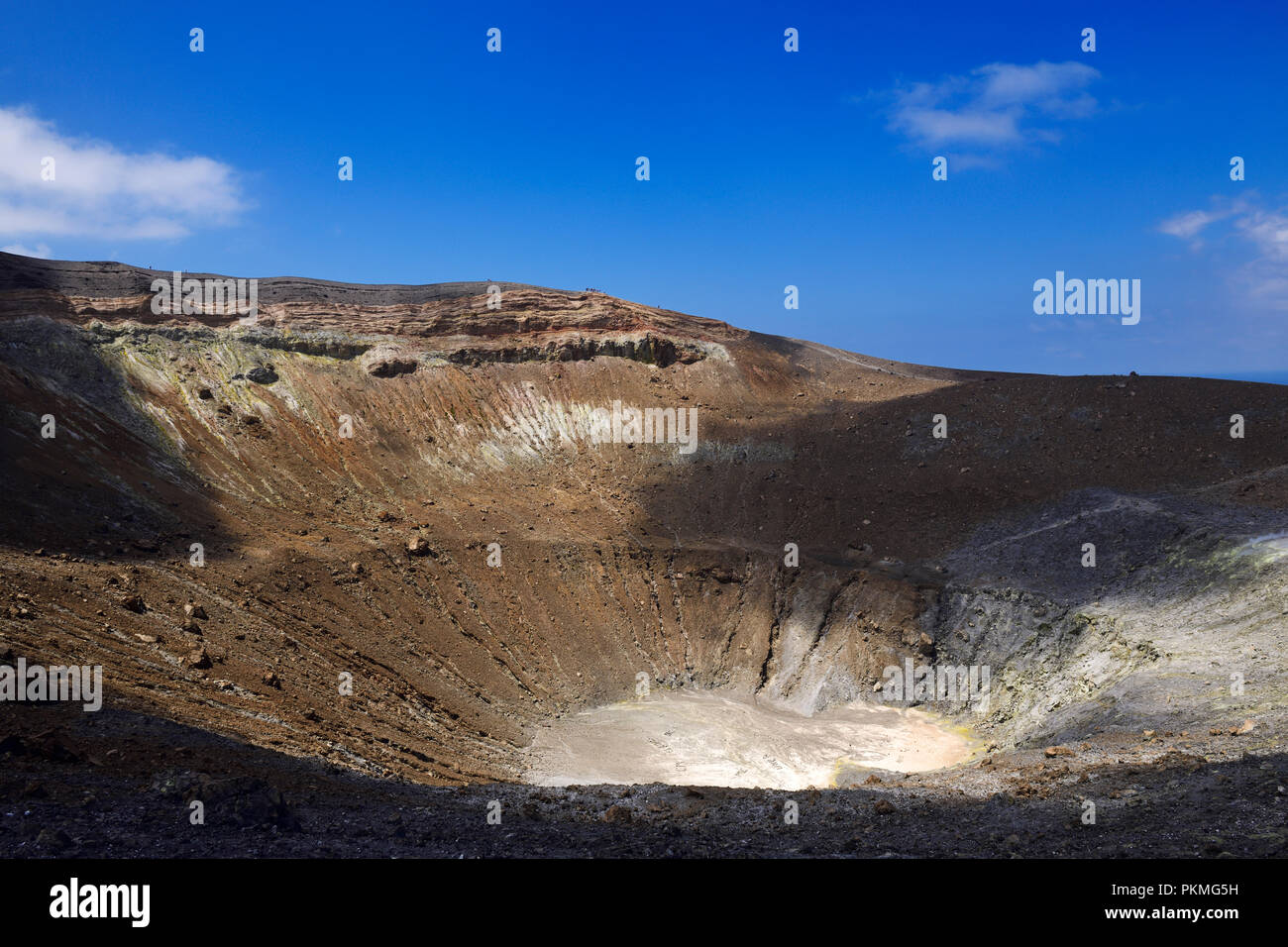 Blick über den grossen Krater, Gran Cratere, Vulcano Island, Äolischen oder Liparischen Inseln, Sizilien, Italien Stockfoto