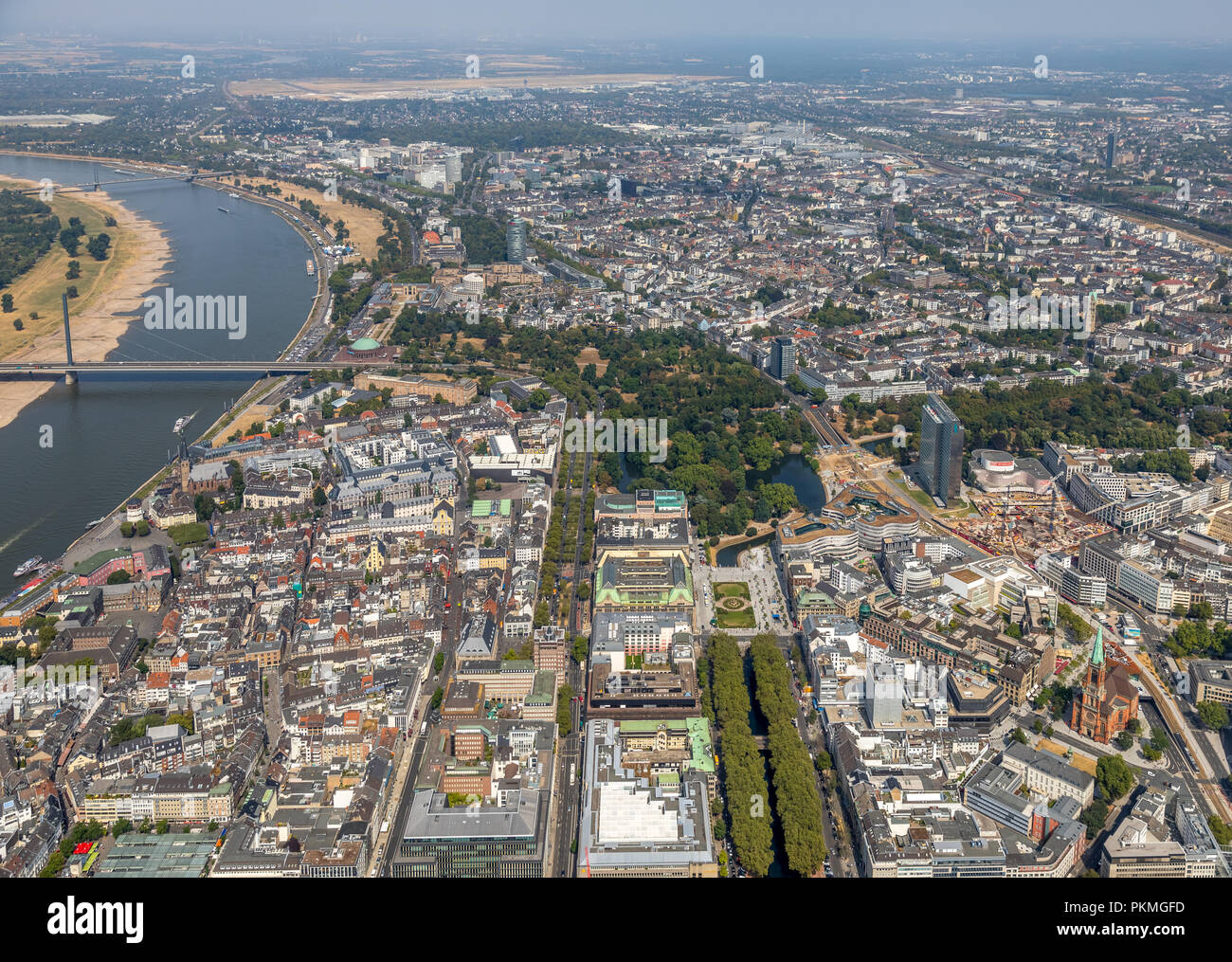 Luftaufnahme, Hofgarten, Dreischeibenhaus, ERGO Verwaltung, Kö-Bogen, Kö, Kö, ehemalige E: auf Verwaltung in Stockfoto