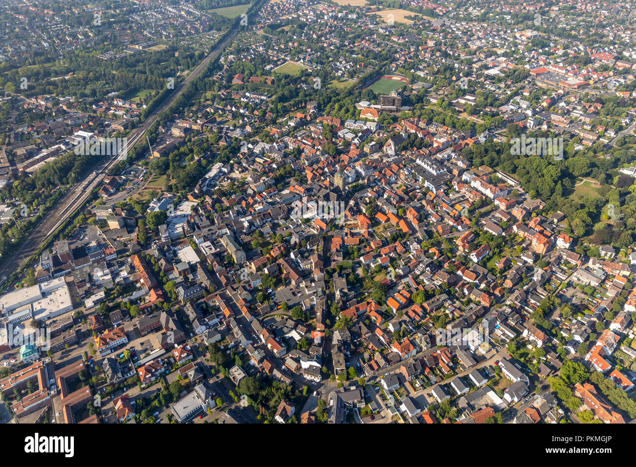Luftaufnahme, Zentrum von Ahlen, Innenstadt mit Rathaus, Ahlen, Ruhrgebiet, Nordrhein-Westfalen, Deutschland Stockfoto