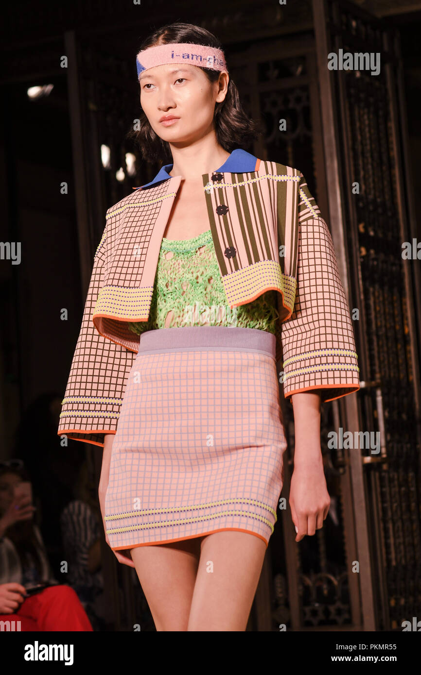 London, Großbritannien. 14. September 2018. Designer I - Am-Chen Vitrinen ist neueste Kollektion Fashion Scout - SS19 am Freimaurer Hall, London, Großbritannien. 14. September 2018. Bild Capital/Alamy leben Nachrichten Stockfoto