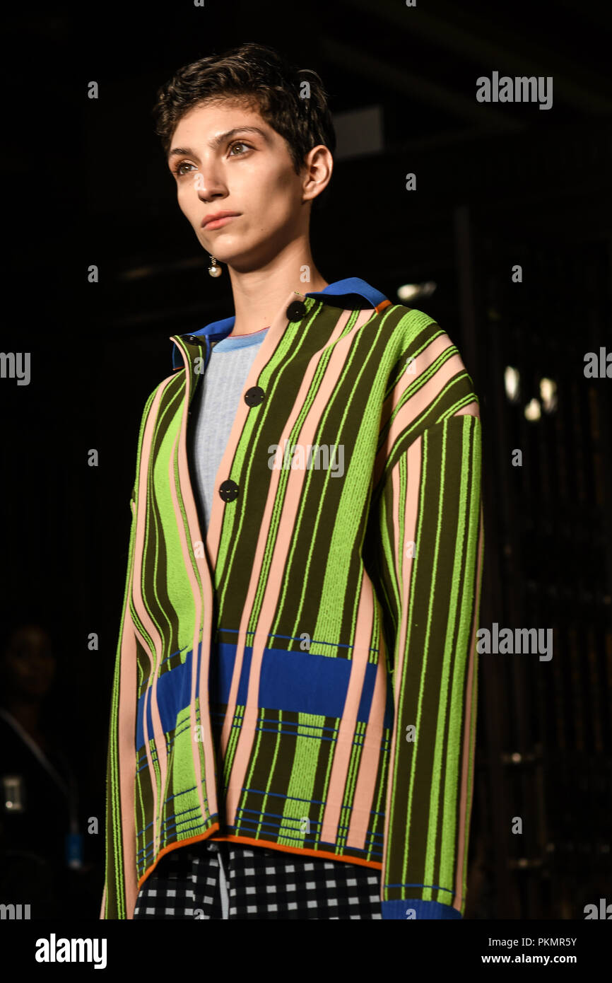 London, Großbritannien. 14. September 2018. Designer I - Am-Chen Vitrinen ist neueste Kollektion Fashion Scout - SS19 am Freimaurer Hall, London, Großbritannien. 14. September 2018. Bild Capital/Alamy leben Nachrichten Stockfoto