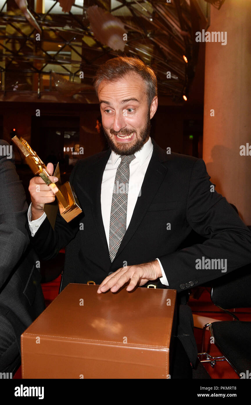 Jan Böhmermann die Teilnahme an der 57 d'Or Award bei Axica-Kongress- und Tagungszentrum am 13. September 2018 stieg in Berlin, Deutschland. Stockfoto