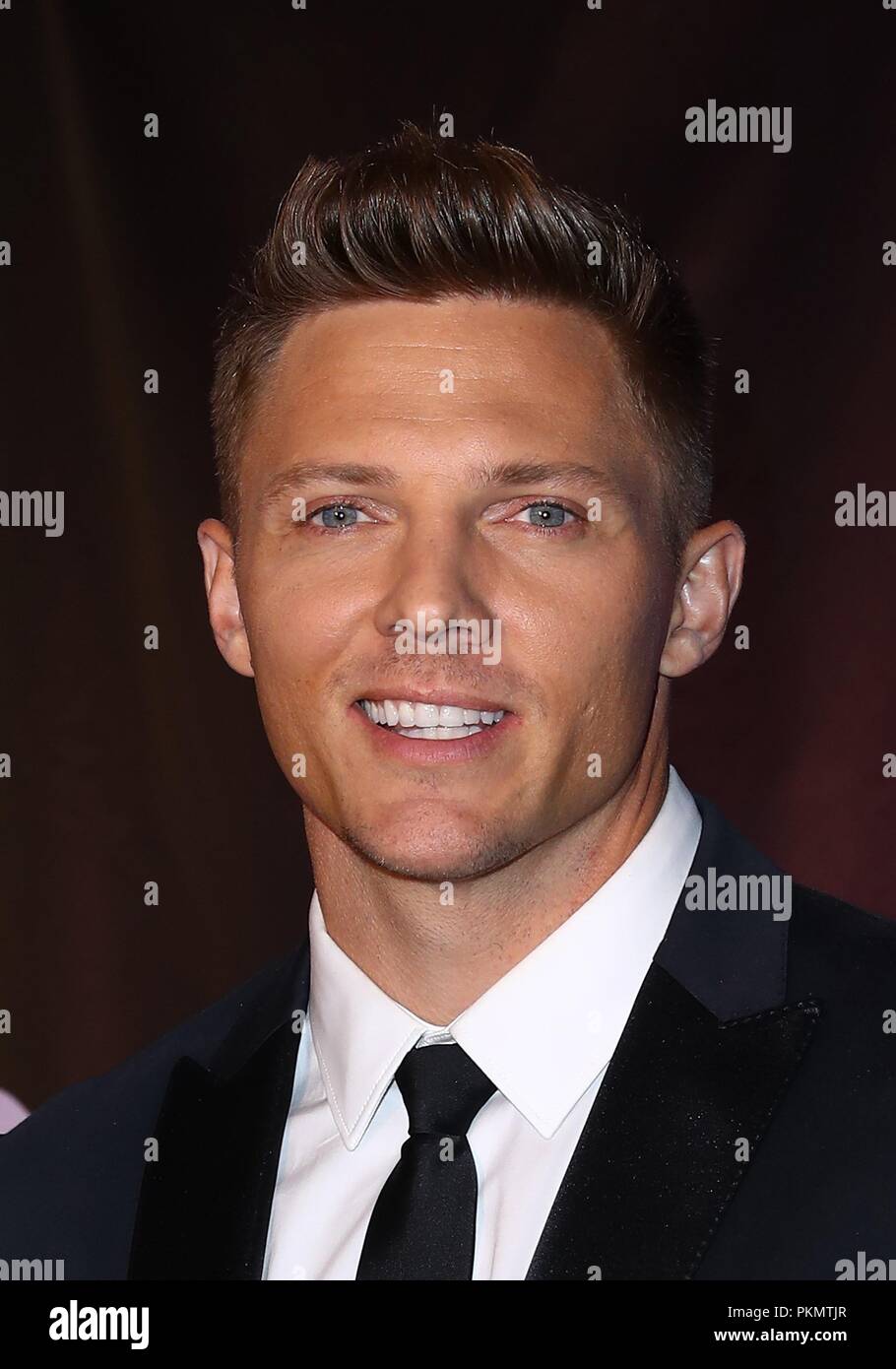 Steve Cook in der Ankunftshalle für Freestyle Loslassen grösser Weltpremiere, Orleans Arena, Las Vegas, NV 13. September 2018. Foto: MORA/Everett Collection Stockfoto