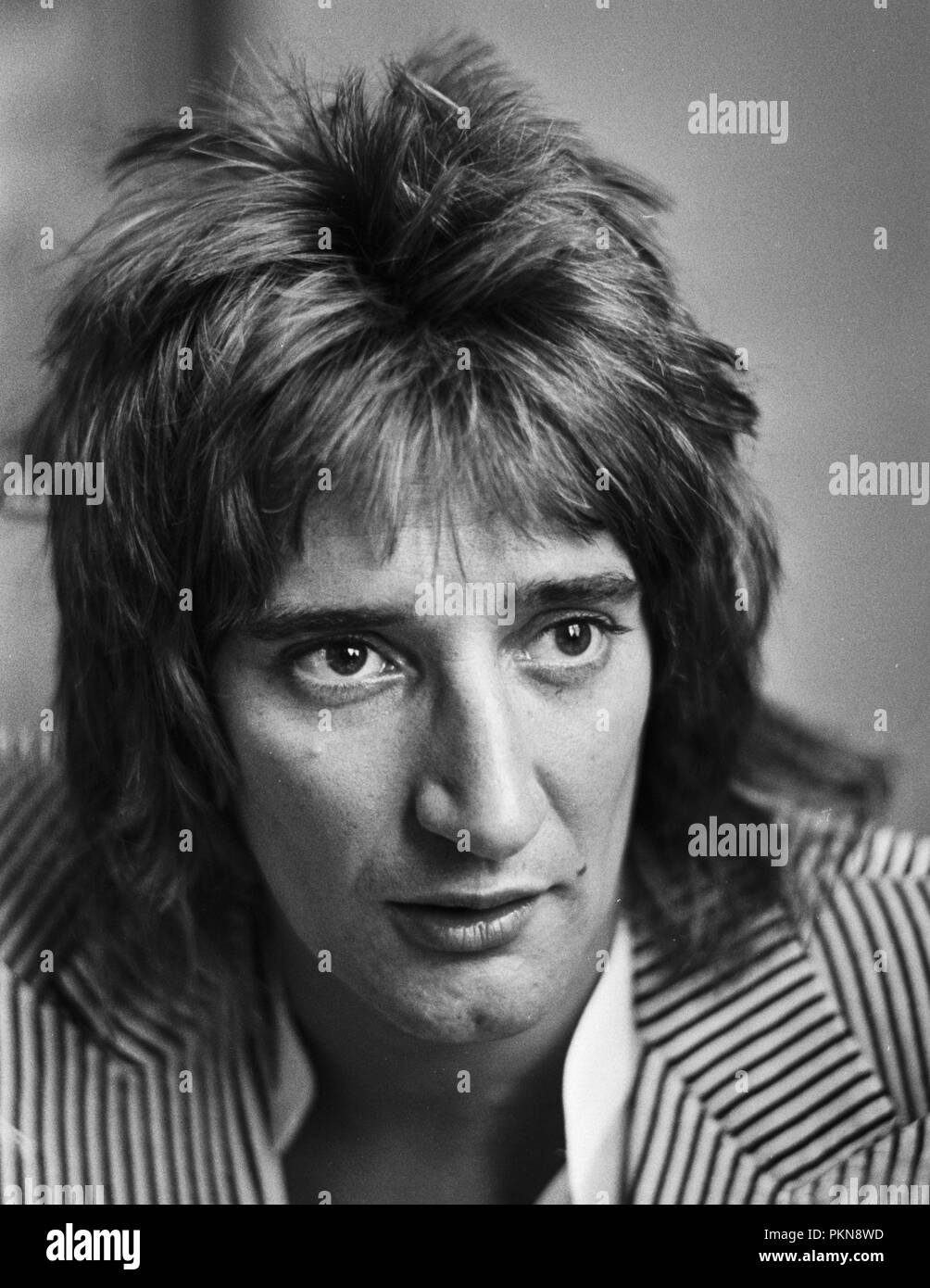 Die Niederlande, Amsterdam, Rod Stewart und die Presse. 24-02-1976 Stockfoto