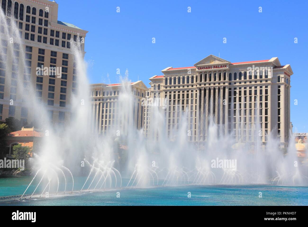 LAS VEGAS, USA - 14. APRIL 2014: die Springbrunnen vor dem Bellagio Casino in Las Vegas. Bellagio ist unter den 15 grössten Hotels der Welt mit 3.950. Stockfoto