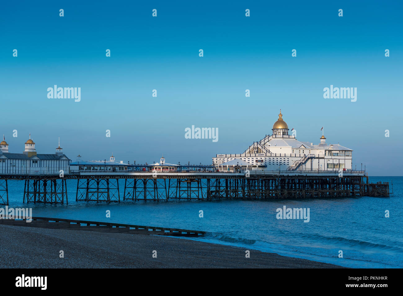 Eastbourne Pier, in der Grafschaft East Sussex, an der Südküste von England in Großbritannien. Stockfoto