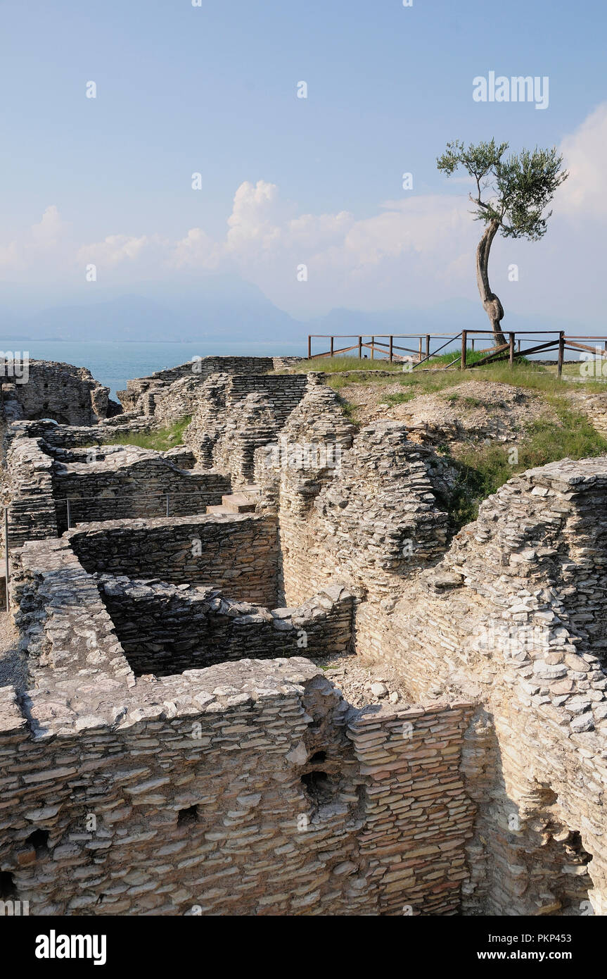 Italien, Lombardei, Gardasee, Sirmione Grotte di Catullo, römische Ruinen. Stockfoto