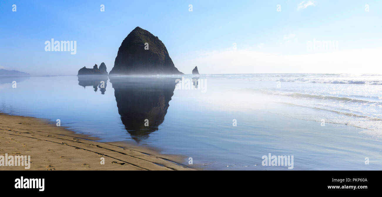 Haystack Rock in Cannon Beach, touristische Attraktion in Clatsop County, Oregon Stockfoto