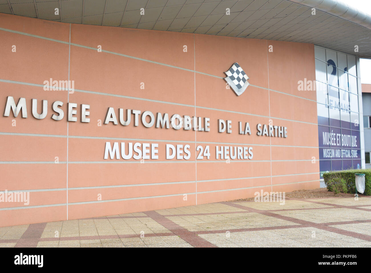 LE MANS, Frankreich - 30. APRIL 2017: Museum für Autos 24 Stunden Le Mans Circuit Sarthe, Pays de la Loire, Frankreich - Le Mans Stockfoto