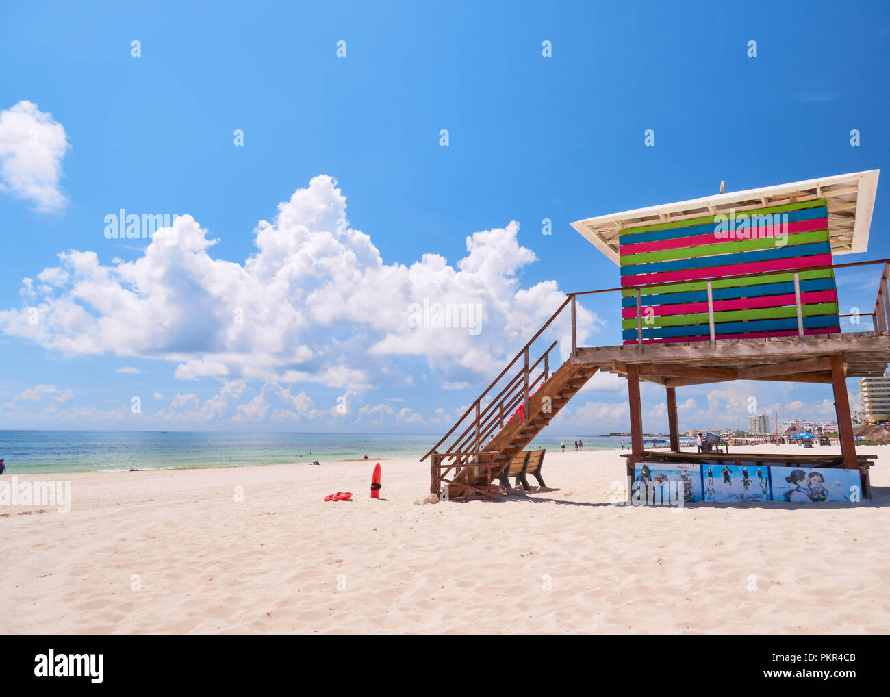 Rettungsschwimmer Haus am Strand der Karibik, Playa Delfines in der Zona Hotelera, Cancun, Mexiko, im September 7, 2018 Stockfoto
