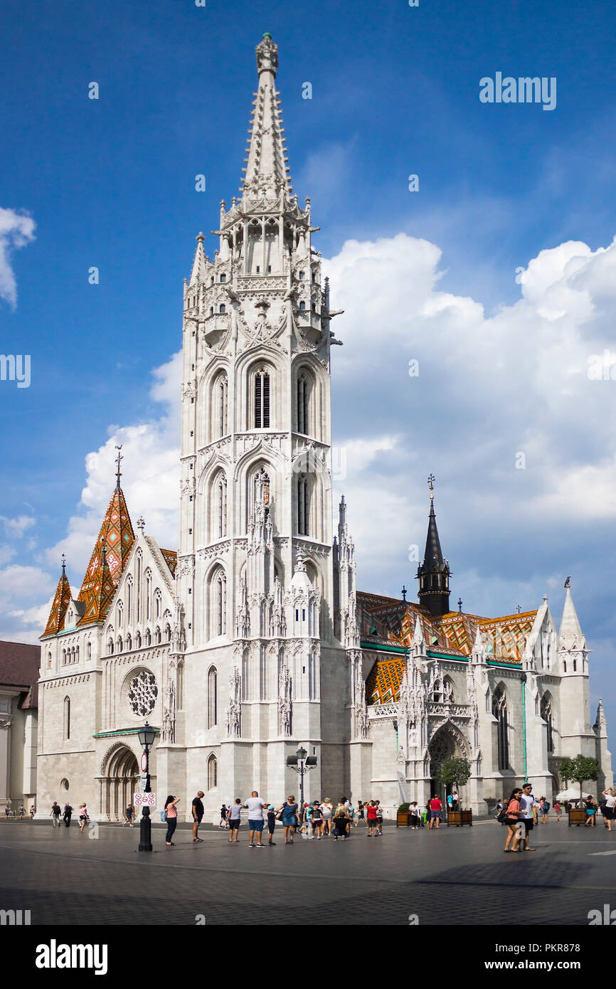 Matthias Kirche vor Fisherman's Bastion. Stockfoto