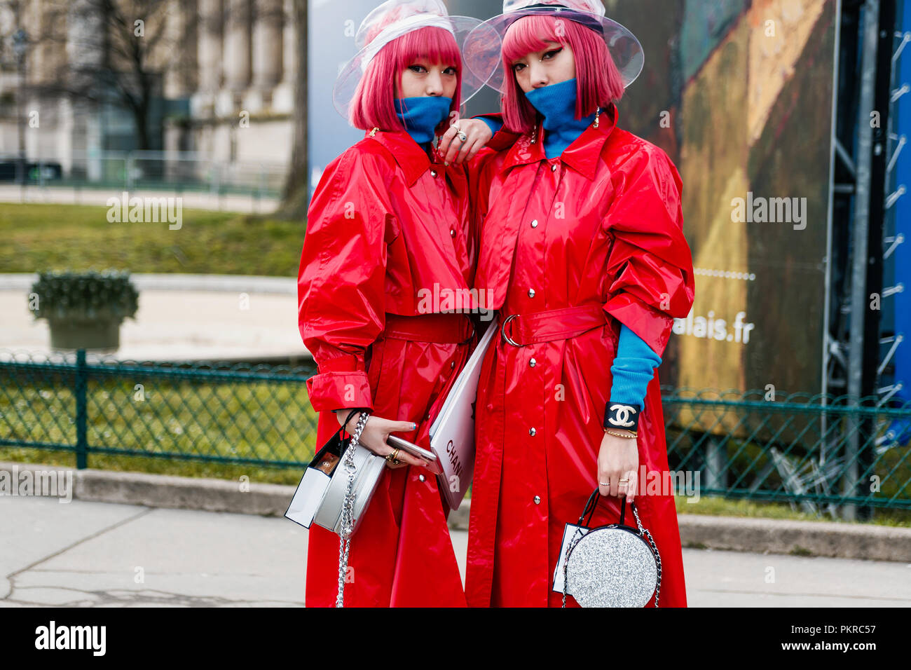 PARIS, Frankreich, 6. MÄRZ 2018: Außerhalb CHANEL Show in Paris Fashion Week Herbst/Winter 2018-2019 Stockfoto