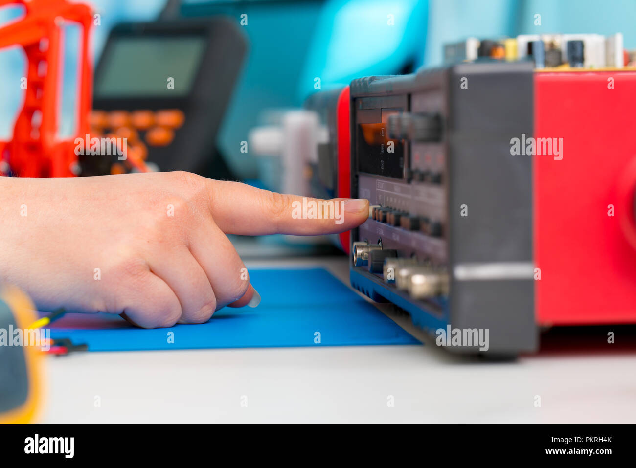 Nutzung der elektronischen Messgerät Stockfoto