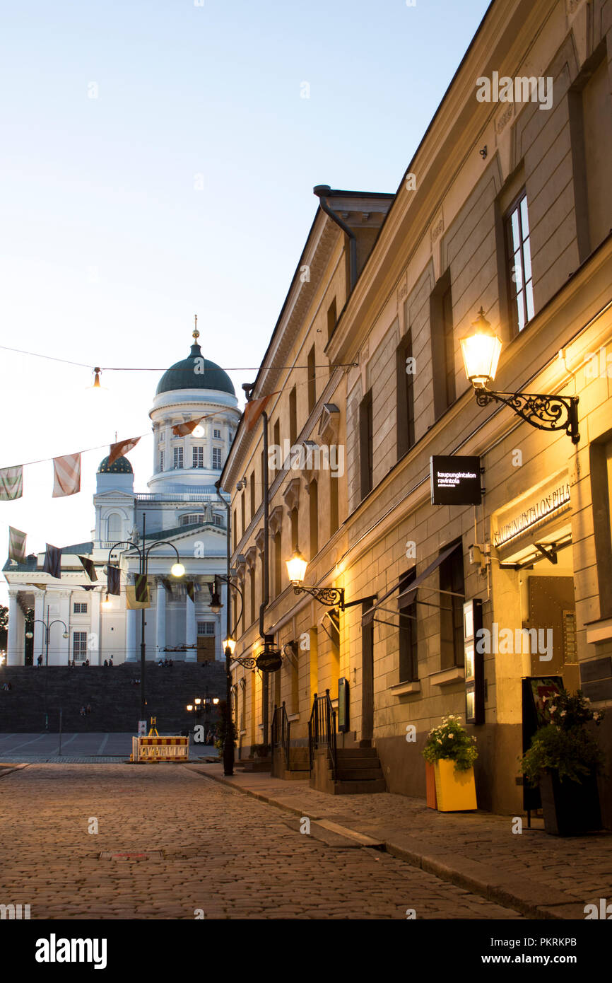 Die Kathedrale von Helsinki und Sonnenuntergang Stockfoto