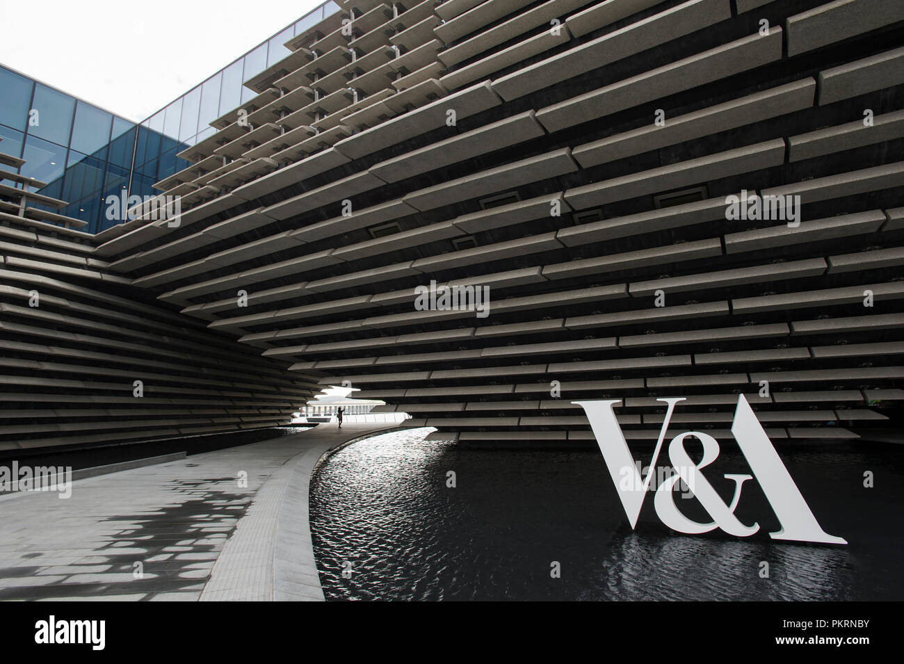 Außenansicht des neuen V&A Design Museum auf der Uferpromenade von Dundee, Dundee, Schottland. Stockfoto