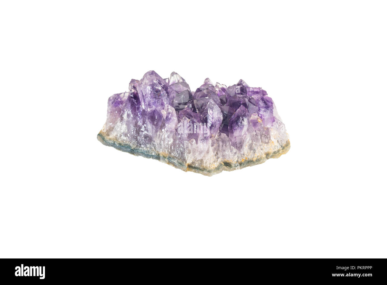 Amethyst druse isoliert. Lila amethyst Kristalle. Stockfoto