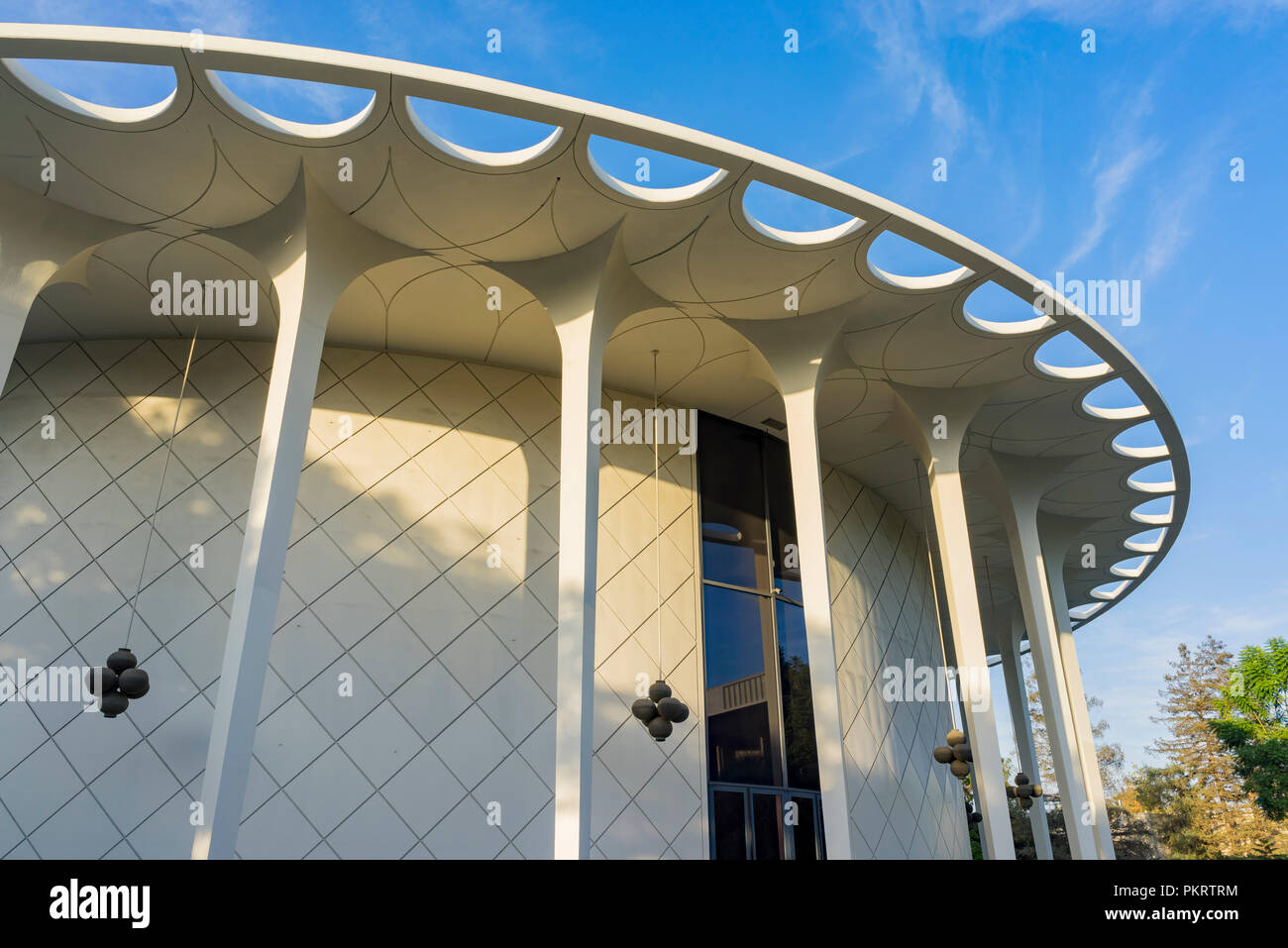 Los Angeles, OKT 5: Außenansicht von Beckman Auditorium in Caltech am 5. Oktober 2016 in Los Angeles, Kalifornien Stockfoto