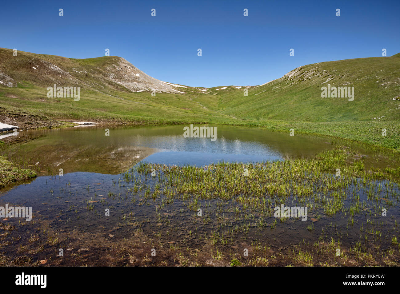 Berge in Tarn wider, Trek, Jyrgalan Keskenkyia Schleife, Kirgisistan Stockfoto