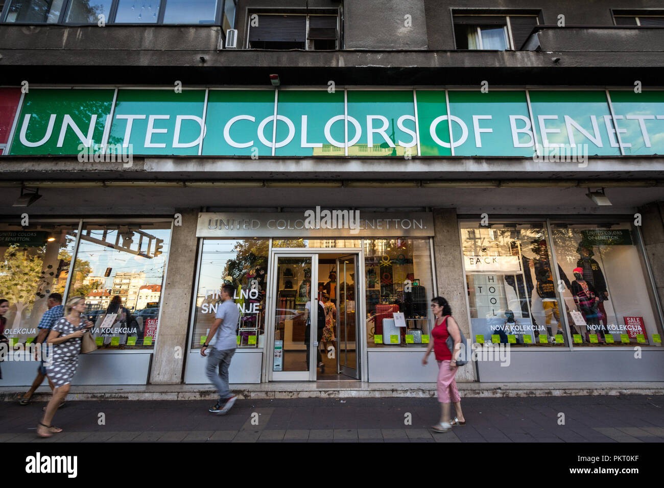 Belgrad, SERBIEN - 12. SEPTEMBER 2018: Die vereinigten Farben der Benetton Logo auf Ihren Shop in Belgrad Benetton Group ist eines der größten Textil- und Stockfoto
