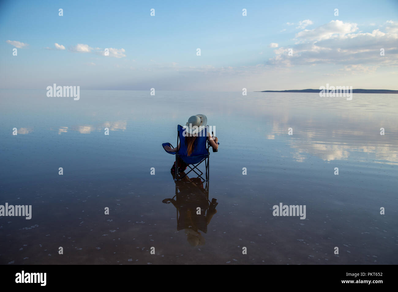 Wunderschöne Landschaft und Reflexion in Salt Lake in der Türkei Stockfoto