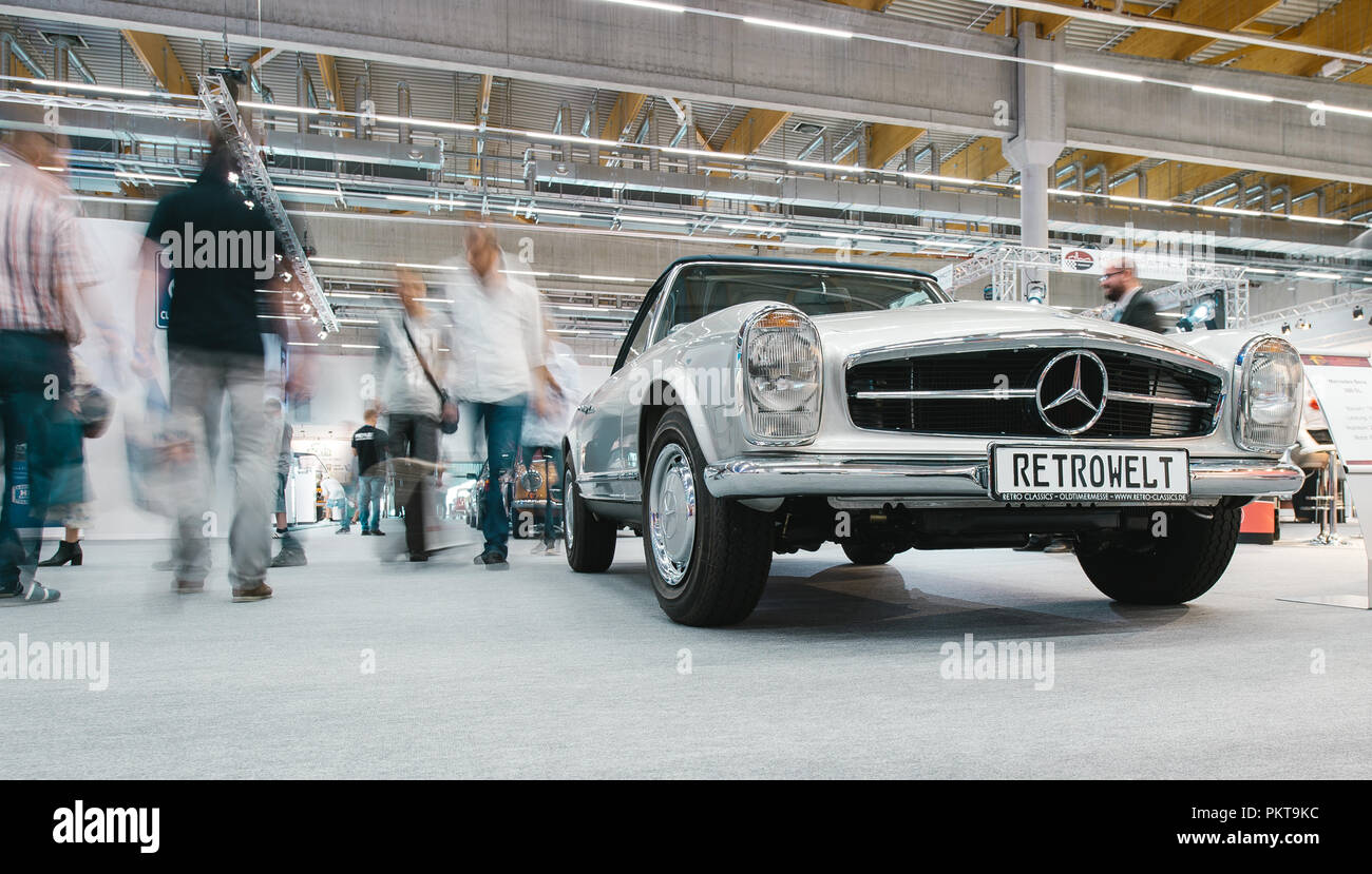 13. September 2018, Hessen, Frankfurt Main: ein Mercedes-Benz 280 SL von 1959 abgebildet in der Automechanika Messe. Mehr als 3 Millionen sogenannte Oldtimer sind in Deutschland registriert, drei Mal so viele wie vor zehn Jahren. Foto: Silas Stein/dpa Stockfoto