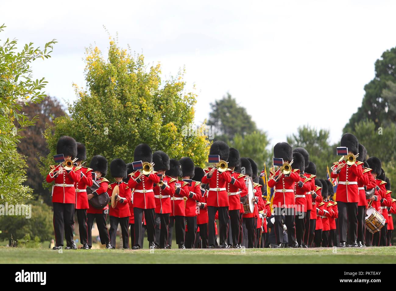 Worcester, Worcestershire, Großbritannien. 15. September 2018. Die Band des Grenadier Guards März auf das Trommelfell Service in Gheluvelt Park, Worcester. Peter Lopeman/Alamy leben Nachrichten Stockfoto