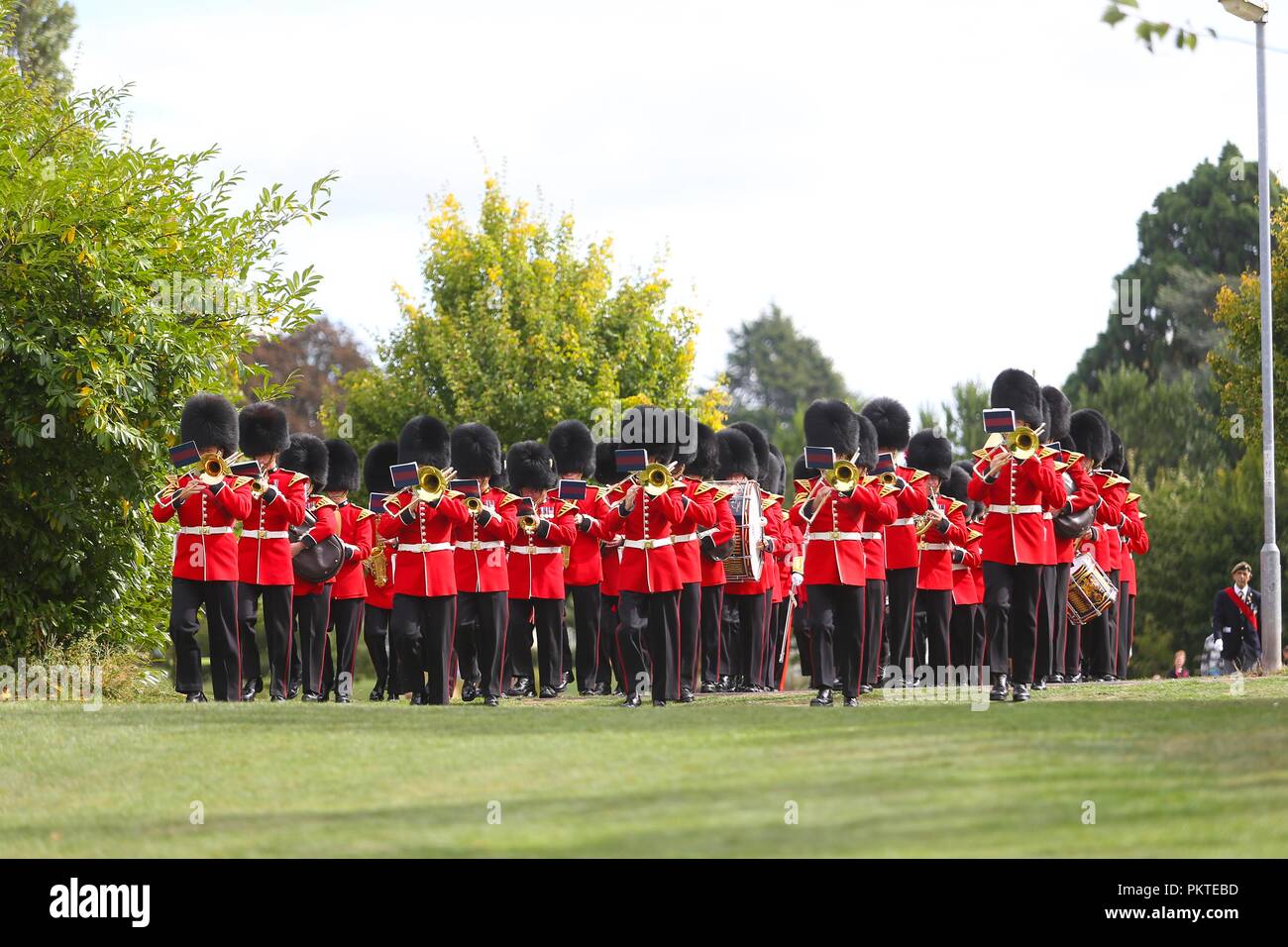 Worcester, Worcestershire, Großbritannien. 15. September 2018. Die Band des Grenadier Guards März auf das Trommelfell Service in Gheluvelt Park, Worcester. Peter Lopeman/Alamy leben Nachrichten Stockfoto