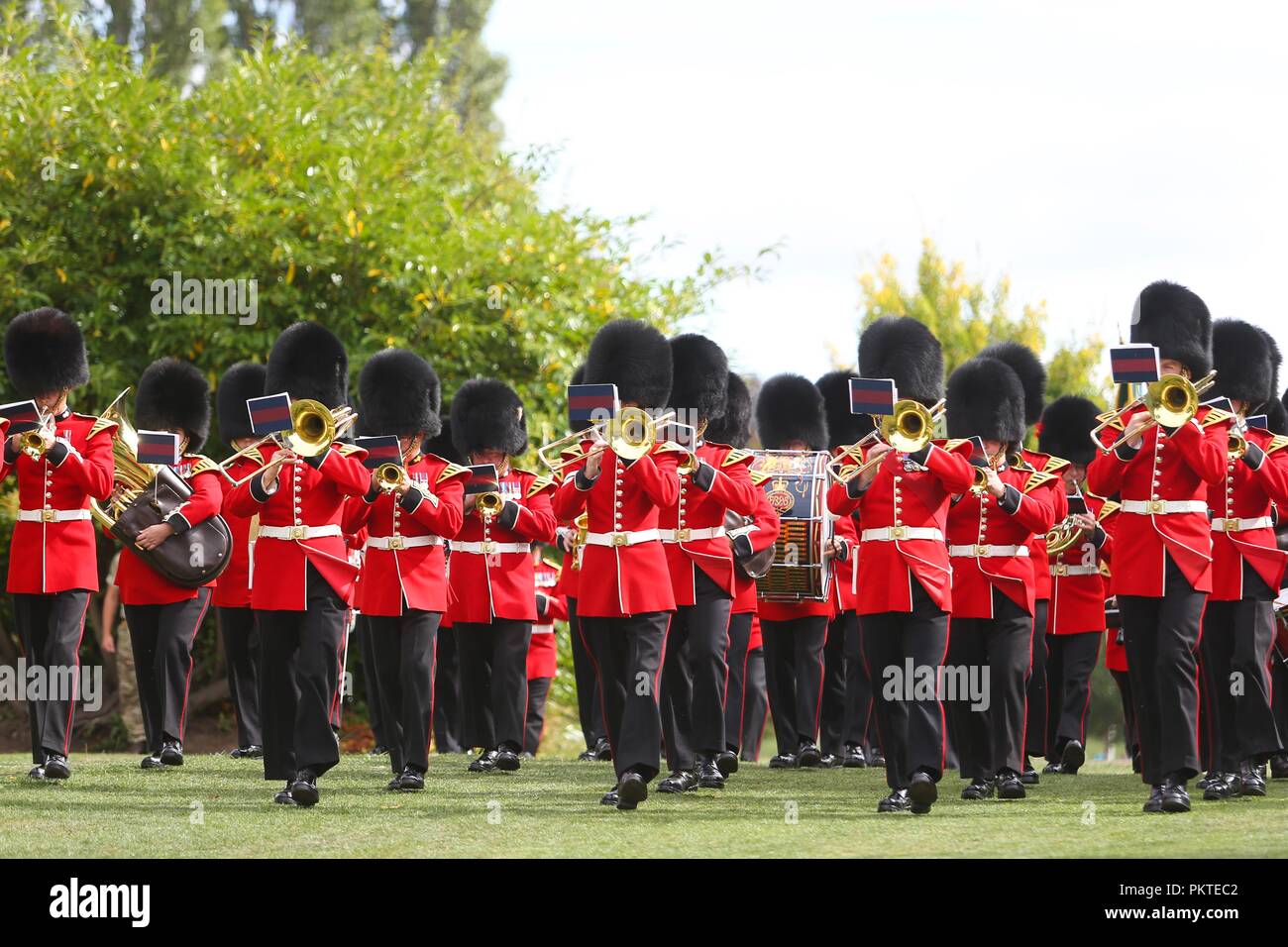 Worcester, Worcestershire, Großbritannien. 15. September 2018. Die Band des Grenadier Guards März auf das Trommelfell Service in Gheluvelt Park, Worcester. Peter Lopeman/Alamy leben Nachrichten Stockfoto