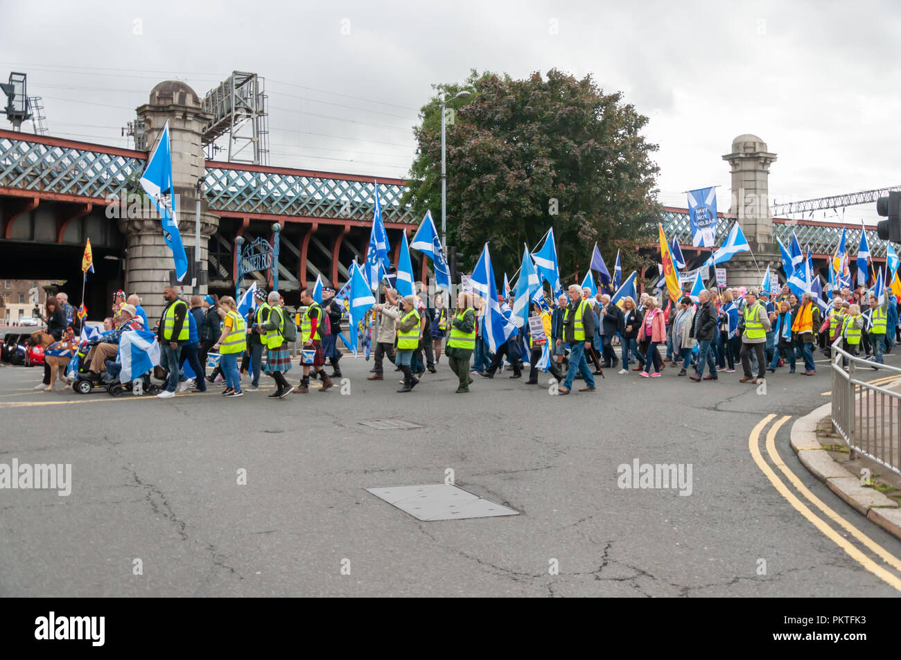 Glasgow, Schottland, Großbritannien. 15. September 2018. Kampagne zur Unterstützung der schottischen Unabhängigkeit Marsch durch die Straßen von Glasgow. Die Kundgebung wurde von der Gruppe Hoffnung über Furcht organisiert und mit dem Namen dieses Mal ist es ja. Der März war von der Gruppe Saor Alba organisiert und reiste von Clyde Ort durch die Stadt die Rallye auf dem George Square zu verbinden. Credit: Skully/Alamy leben Nachrichten Stockfoto