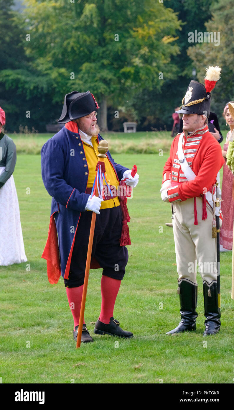 Badewanne, Großbritannien. 15. September 2018. Fans der Jane Austen versammeln sich in Regency Kleid durch die historische Stadt Bath zu Promenade. Die jährlichen Jane Austen Festival zieht Menschen aus aller Welt die berühmten romanciers Arbeit zu feiern. © JMF-News/alamy Leben Nachrichten Stockfoto