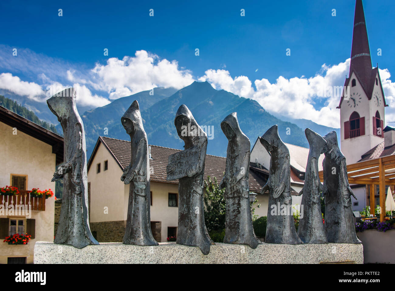 Der Mönch Brunnen in Karthaus, Schnalstal in Südtirol Stockfoto