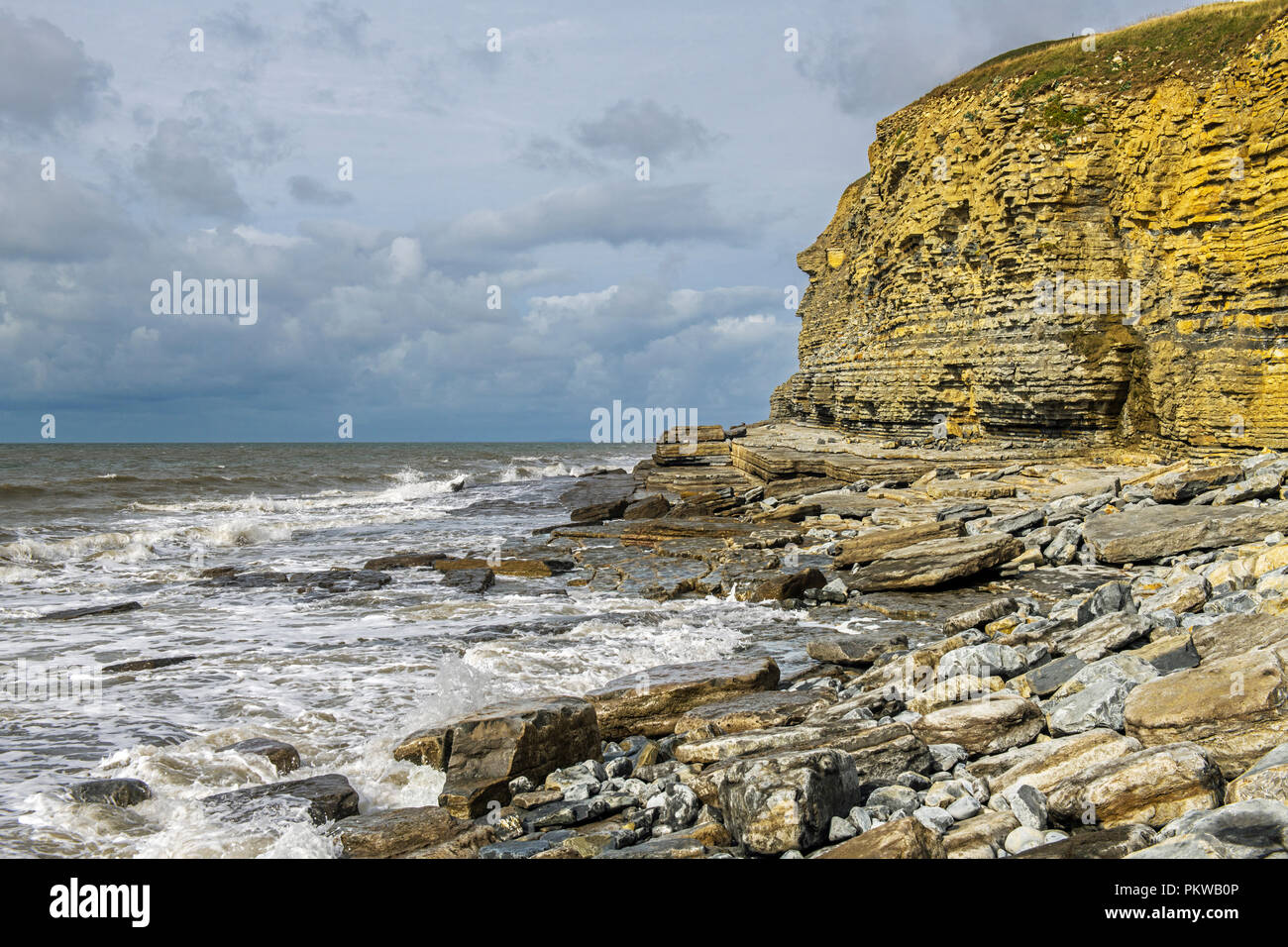 Lias Kalkfelsen an Dunraven Bay Southerndown an der Glamorgan Heritage Coast South Wales Stockfoto