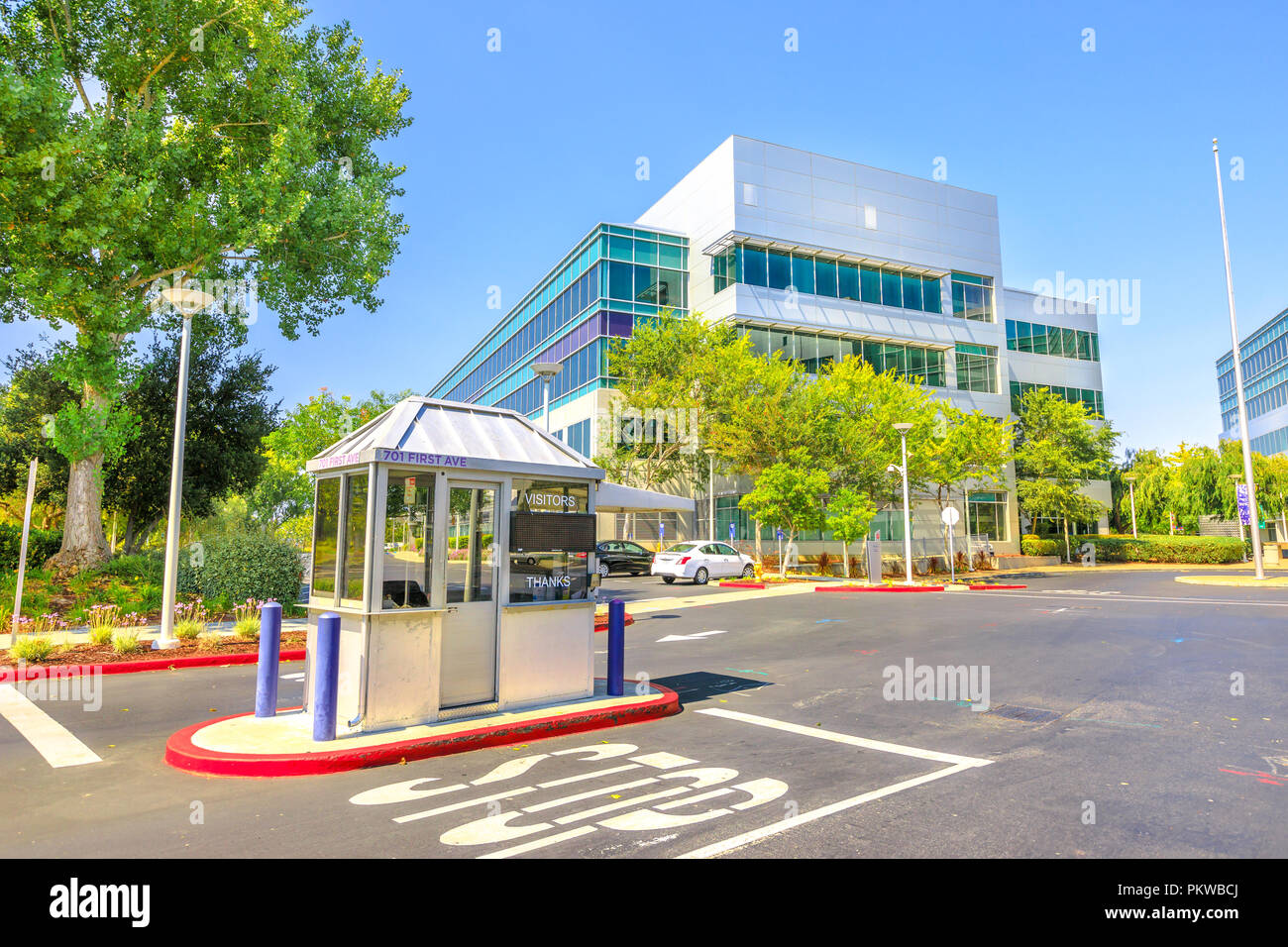 Sunnyvale, Kalifornien, USA - 12. August 2018: Yahoo Security Checkpoint Eingang bei Yahoo Inc Headquarters Campus, 701 1st Ave, Silicon Valley. Yahoo ist einer der wichtigsten Suchmaschine Portale Stockfoto
