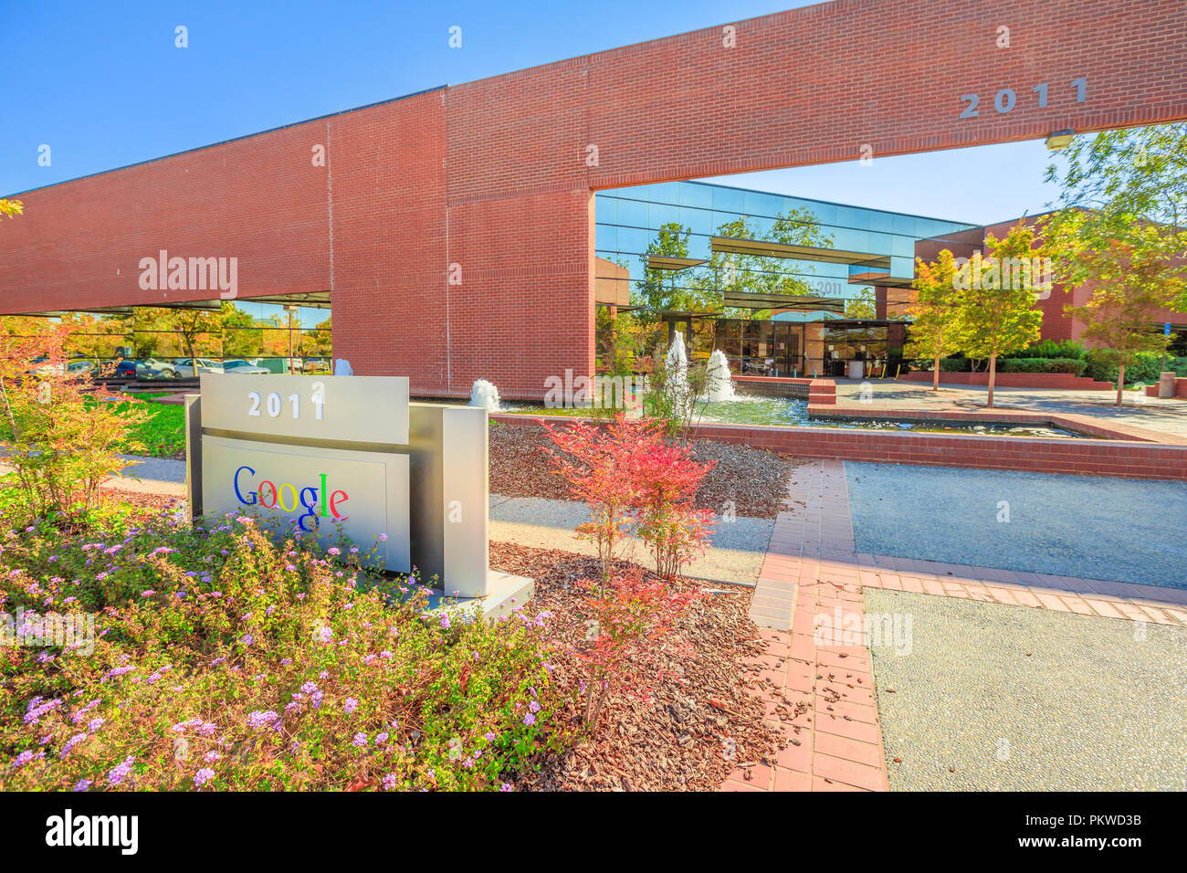 Mountain View, Kalifornien, USA - 13. August 2018: Neue Google Büros im Shoreline Technology Park, stierlin Gericht 2011. Das Silicon Valley Giant hat zahlreiche Gebäude in der San Francisco Bay Area. Stockfoto