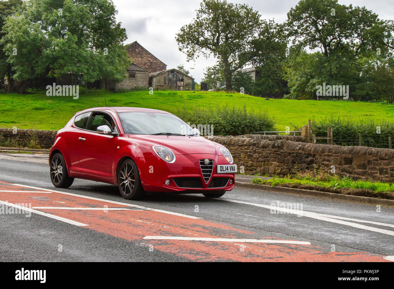Rot 2014 Alfa Romeo Mito Sportiva Twinair klassische, Jahrgang, Veteran, Autos von Gestern, restaurierten Sammlerstücken an hoghton Turm Klasse Autos Rally, Großbritannien Stockfoto